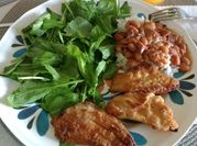 Uma foto de tilápia a milanesa