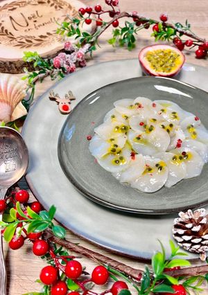 Une photo de Carpaccio de saint-Jacques à la passion