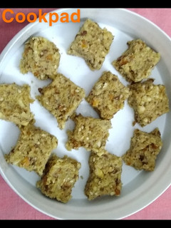 A picture of Granola bars.