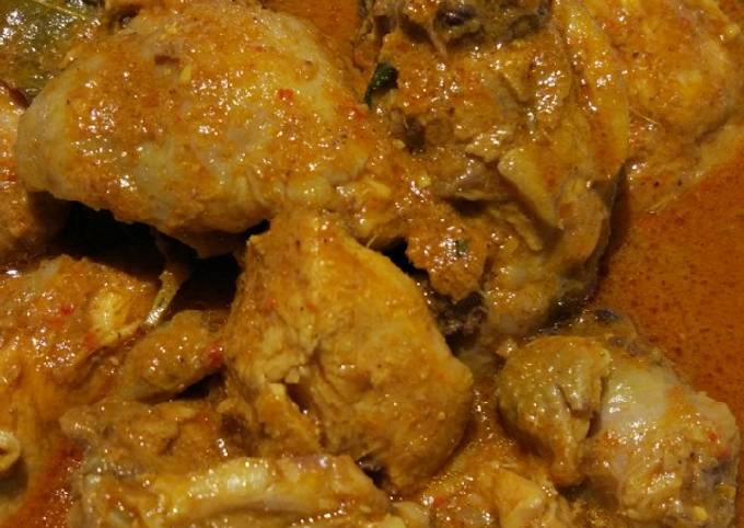 Gulai ayam padang