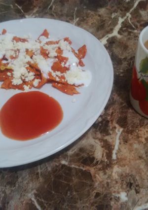 Una foto de Chilaquiles rojos