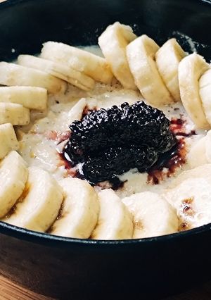 A picture of Nendran Banana - Oat Overnight Bowl🥣.