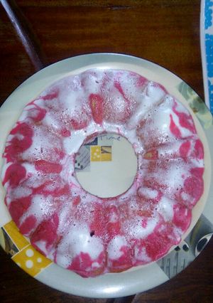 A picture of Strawberry cinnamon cake.