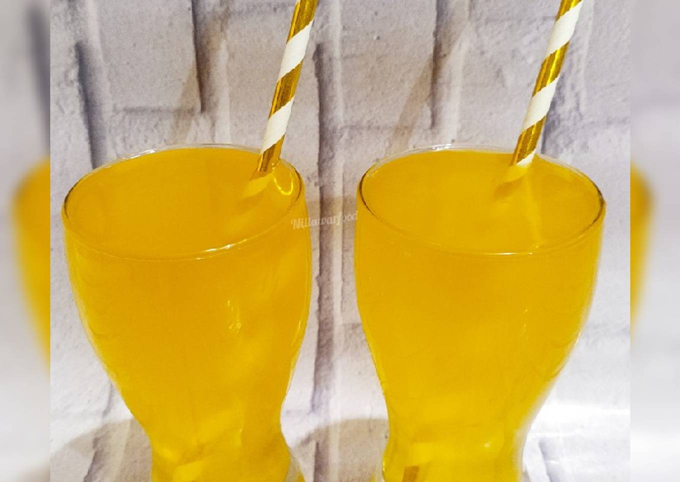 Rum And Orange Juice / orange flavour drink