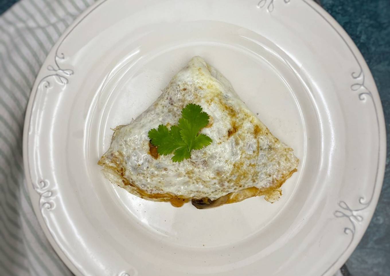 Omelette de claras de huevo con champiñones