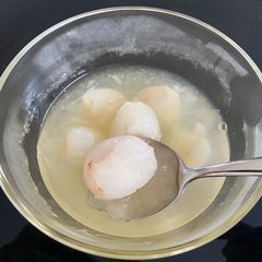 Lychees in Syrup (Thai Dessert) A picture of Lychees in Syrup (Thai Dessert).