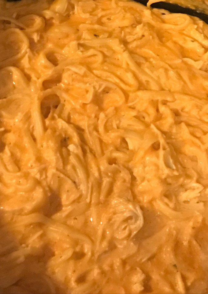 A picture of Slow Cooker Cheesy Buffalo Chicken Pasta.