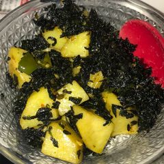 A picture of Aloo saag.