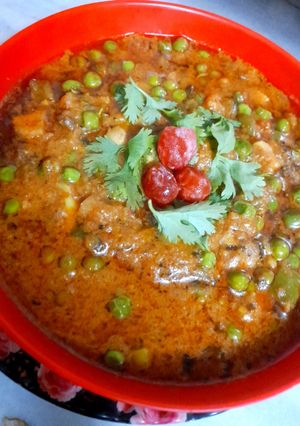 A picture of Mushroom Matar malai sabji.