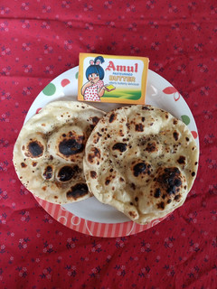 બટર રોટી (Butter Roti Recipe In Gujarati) રેસીપી મુખ્ય ફોટો