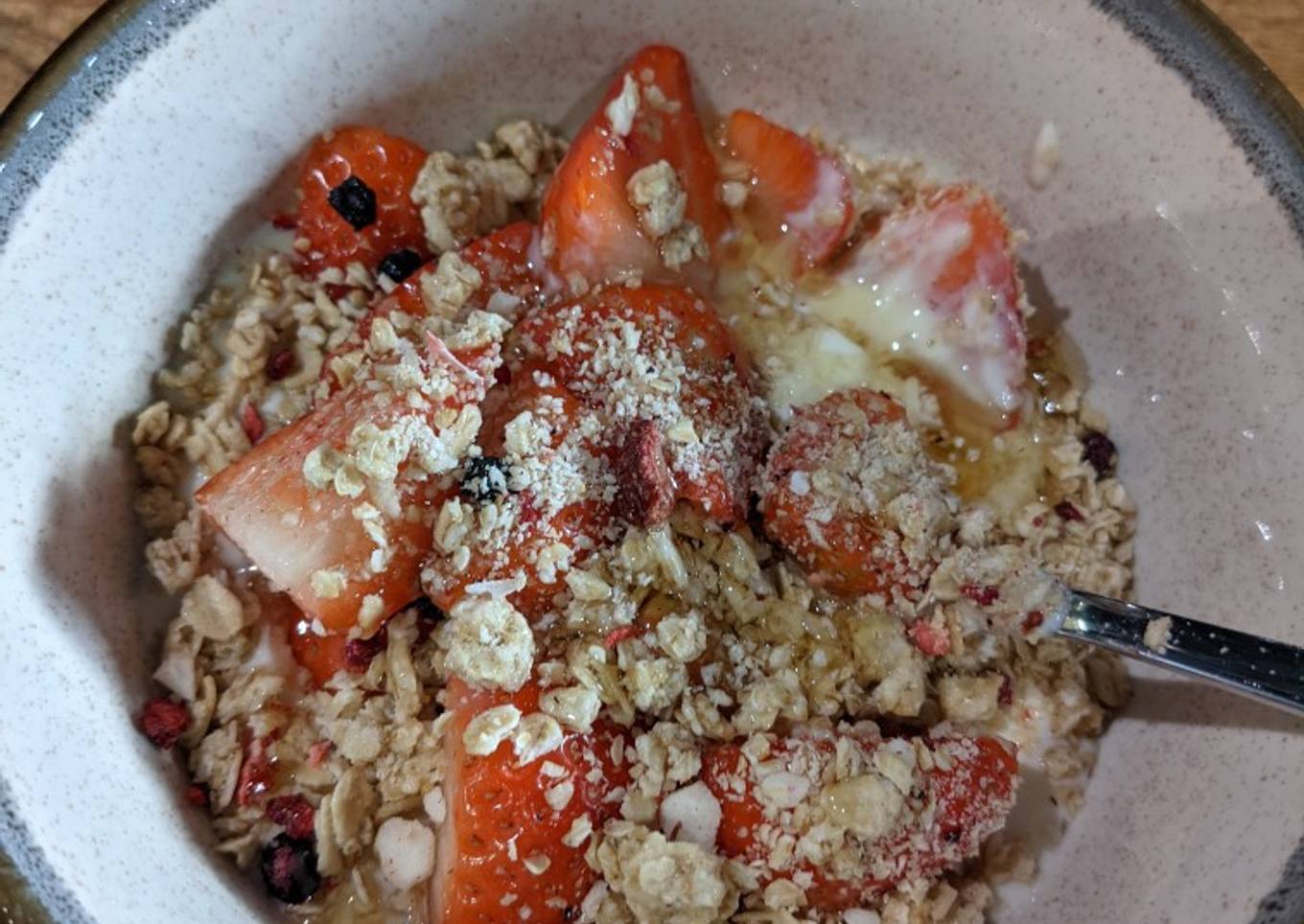 Quick coconut strawberry breakfast