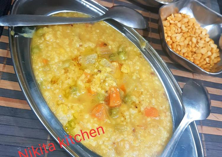 Recipe: Appetizing Veg Dalia khichdi