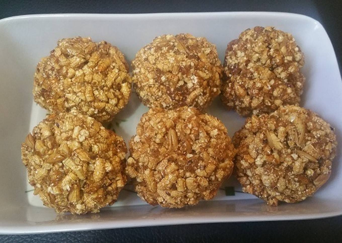 Pelalu / Parched Grain/Fried paddy Laddu