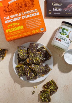 A picture of Dubai Chocolate Matzah Crack: Elevating a Traditional Pesach Favorite.