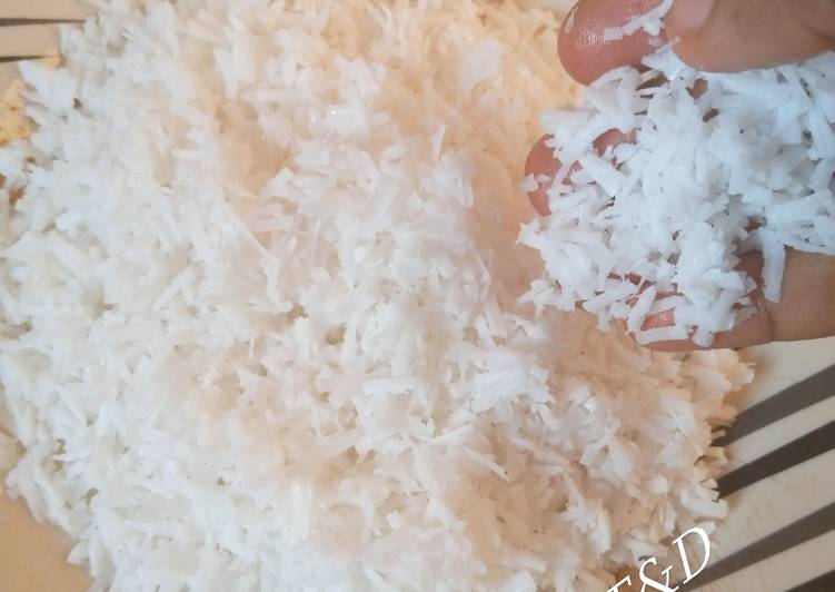 How to Make Quick Grated Dessicated coconut