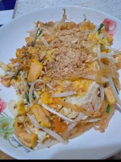 A picture of Pad Thai.
