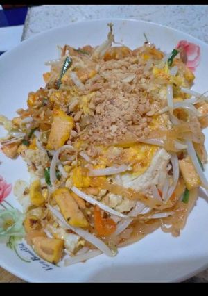 A picture of Pad Thai.