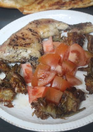 Una foto de Contramuslos de pollo con patatas al grill doble
