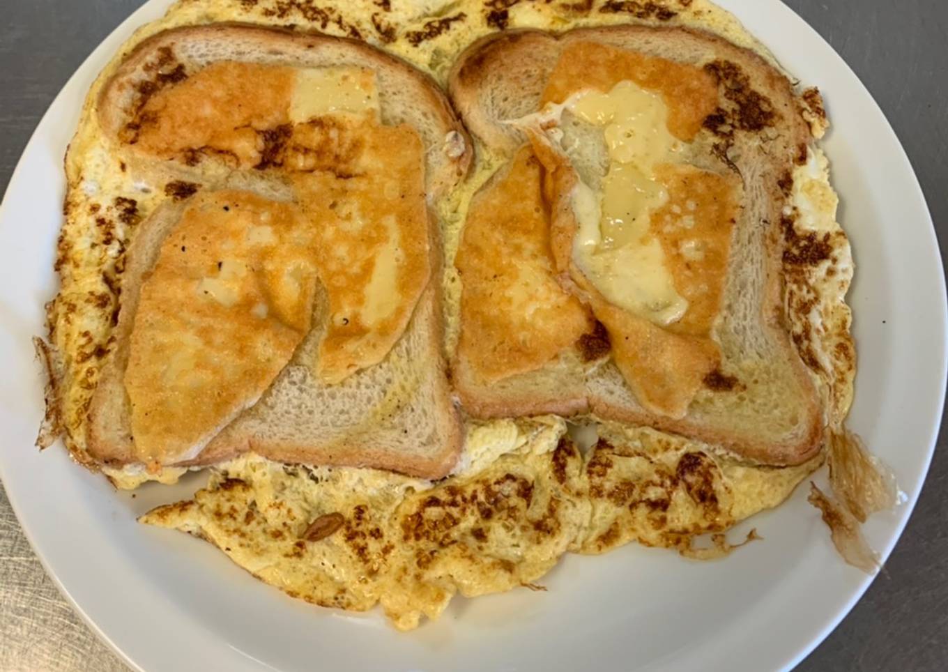 Roti Telur Dadar Keju