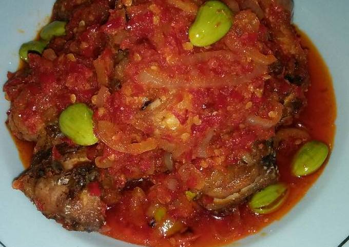 Ayam Geprek Balado Pete