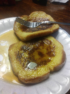 A picture of French Toast.