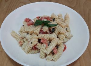 O poză a rețetei Paste fusilli cu roșii, ricotta și basilico.