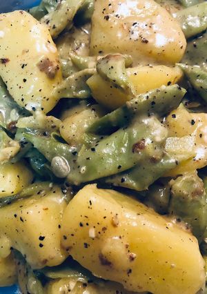 A picture of Potatoes and fava beans.