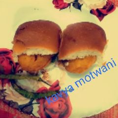 A picture of Yummy Bada pav.