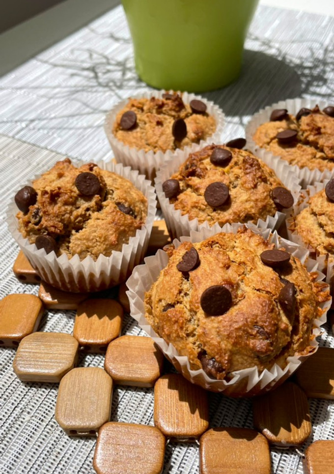 Una foto de MUFFINS DE PLÁTANO Y CACAHUETE 🍌🥜
