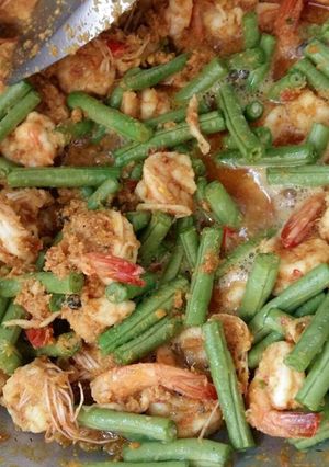 รูปของ ผัดเผ็ดกุ้งถั่วฝักยาว(ใต้แท้)