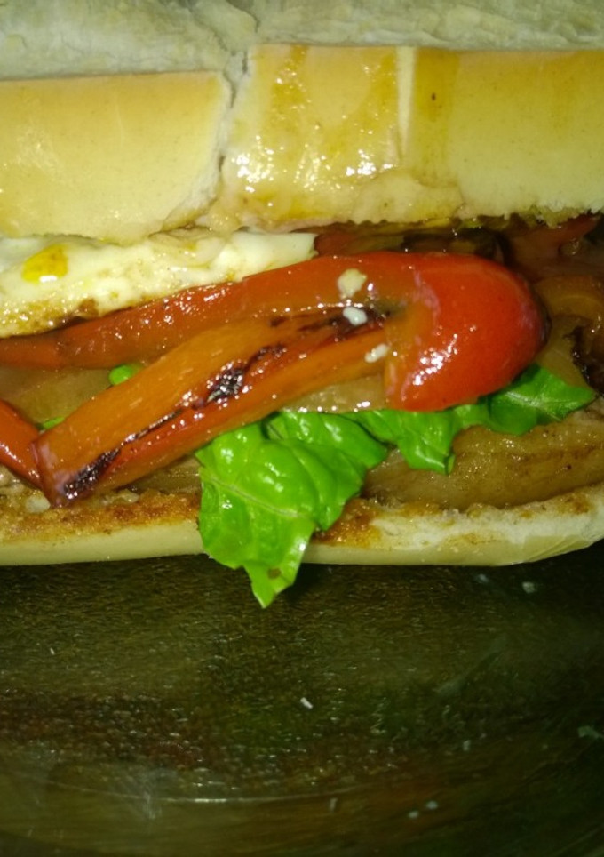 Una foto de Sándwich de lomito