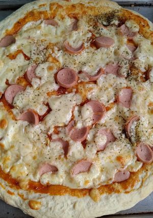 Foto resep Pizza Dengan Adonan Dasar Roti Tanpa Ulen