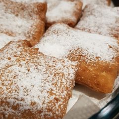 A picture of Beignets.
