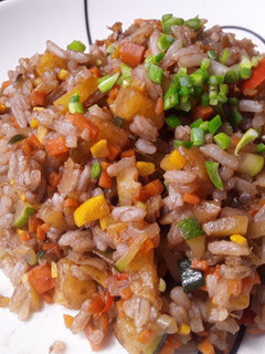 Una foto de Arroz frito🍚🥗🥙🍙
