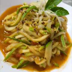Una foto de Fideos de Zucchini ("Falsa pasta" - NO contiene harina)