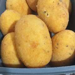 Una foto de Bombas de papa 🥔😋