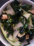 Bowl de espinaca y pera