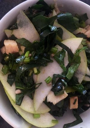 Una foto de Bowl de espinaca y pera
