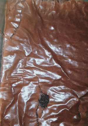 A picture of Flaky and fudgy brownies made with oil.