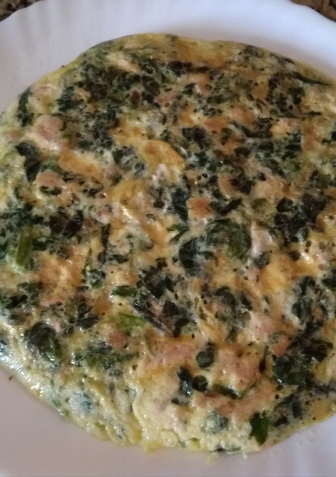 Una foto de Tortilla de espinacas y atún