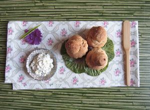 Foto di Briochine con pomodorini secchi e mousse di crescenza al coriandolo