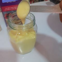 A picture of Doughnut Custard Filling.