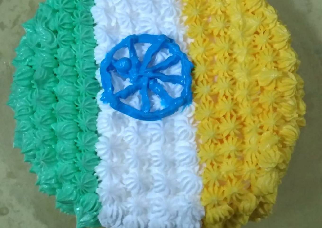 Tricolor cake