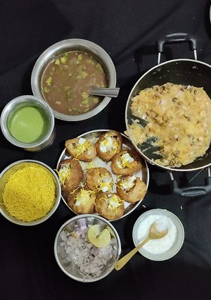 પાણીપુરી(panipuri recipe in Gujarati) રેસીપી મુખ્ય ફોટો