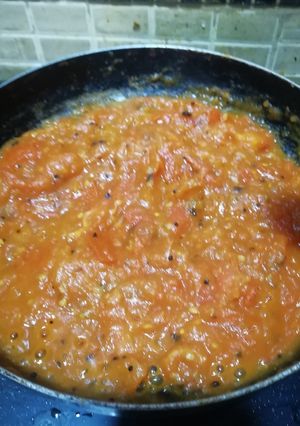 खट्टी मीठी टमाटर की चटनी (Khatti meethi tamatar ki chutney recipe in hindi) रेसिपी मुख्य फोटो