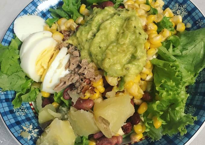 Salad sayuran with homemade dressing