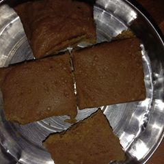 A picture of Gol chopdi.