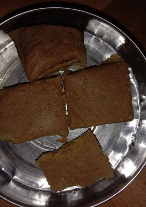 A picture of Gol chopdi.
