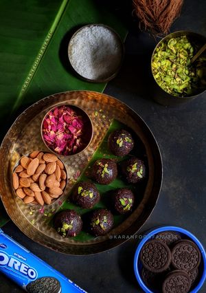 A picture of Coconut Surprise Oreo Laddoos.