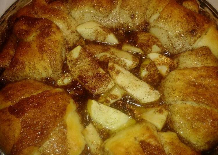 Apple Cinnamon crescent rolls